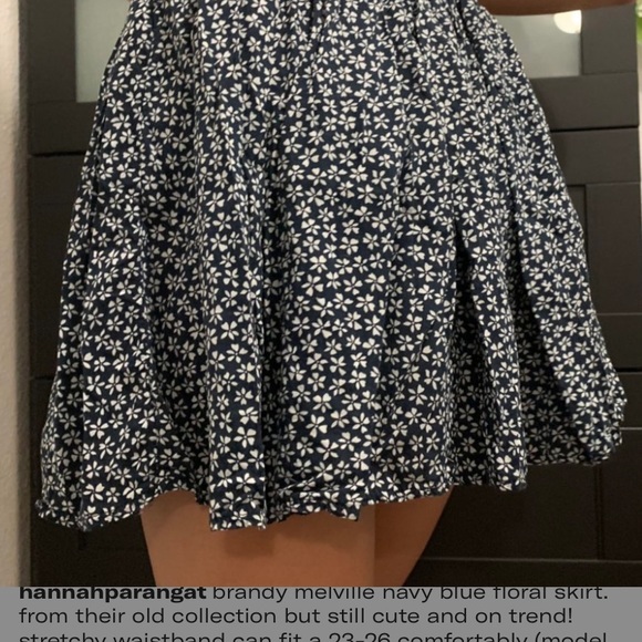Brandy Melville Navy Floral Skirt - Picture 5 of 6